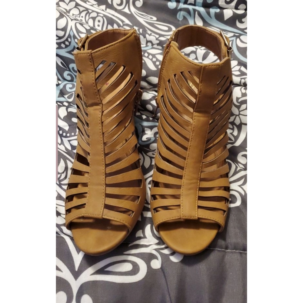 Brown small heels size 8